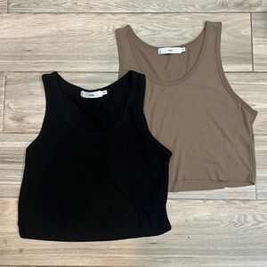 Set of 2 simple Adika Crop Tops